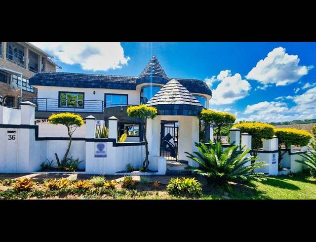 5 BEDROOM HOUSE FOR SALE IN UMHLATUZANA